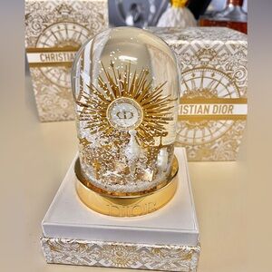 Dior Snow globe NIB Ltd Edition 2025 Luxurious Gold and White “Snowball”